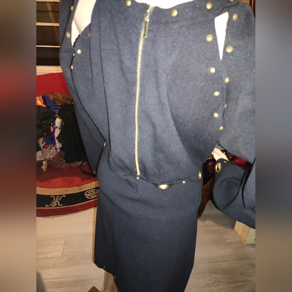 Stunning plus size Dress - Picture 3 of 4